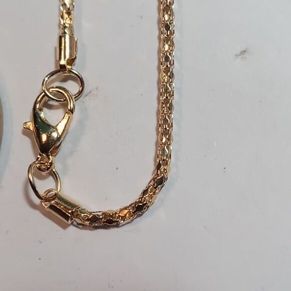 Beautiful necklace - Picture 3 of 4